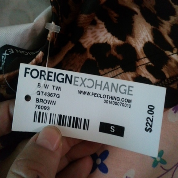 Halter top - Picture 3 of 3